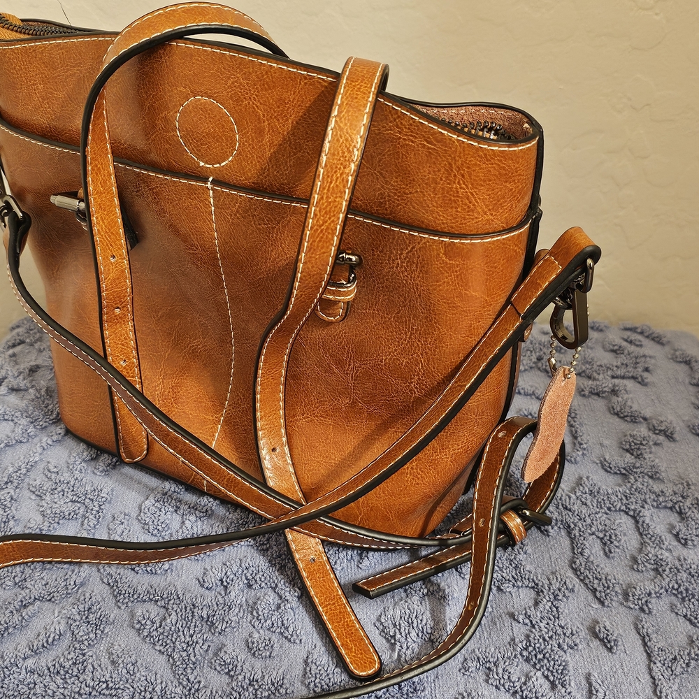 Elegant Tan Crossbody Bag